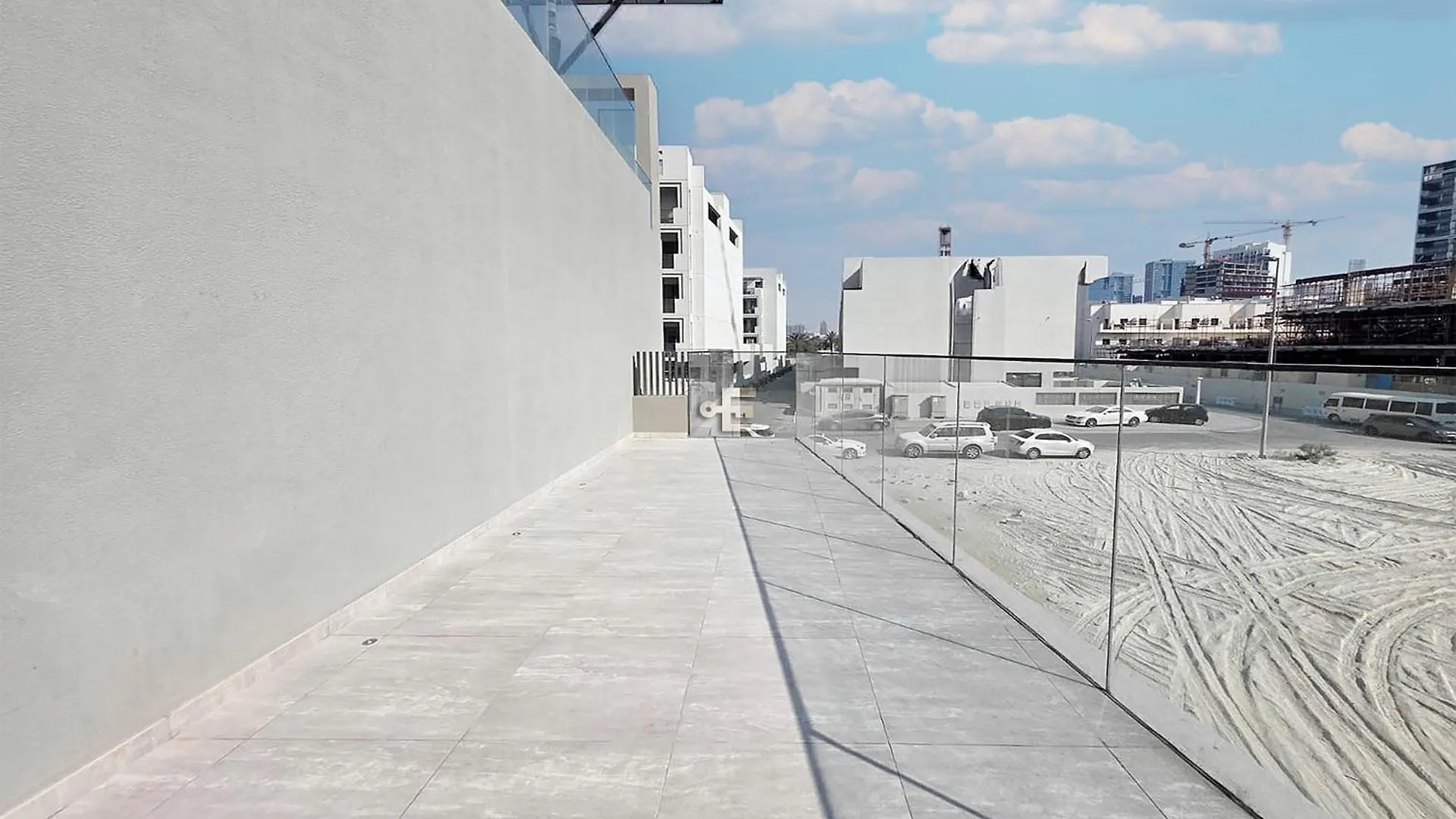 Contemporary Studio Terrace Luxe & Secure Stay ドバイ
