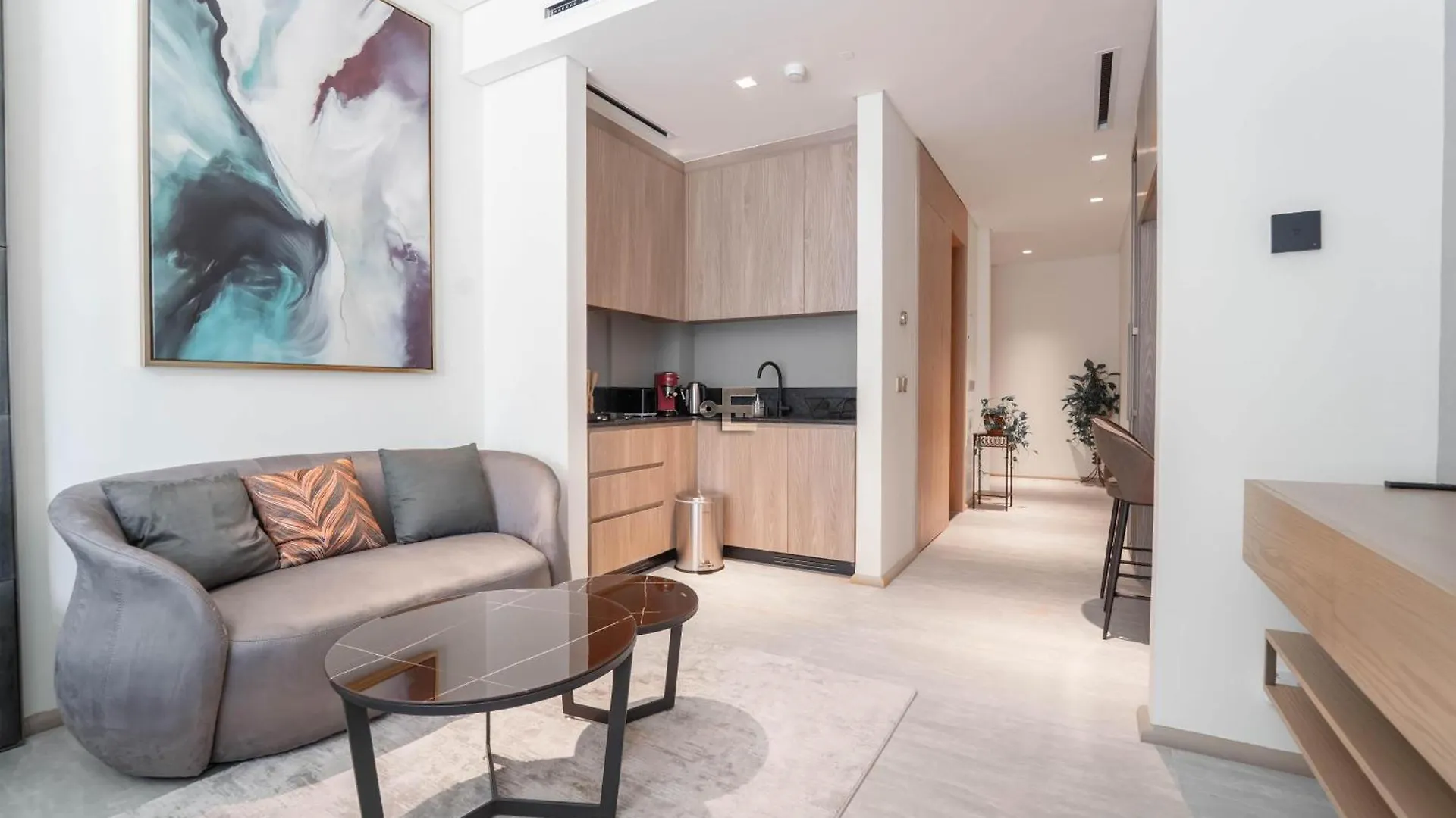 Contemporary Studio Terrace Luxe & Secure Stay Dubai Apartment
